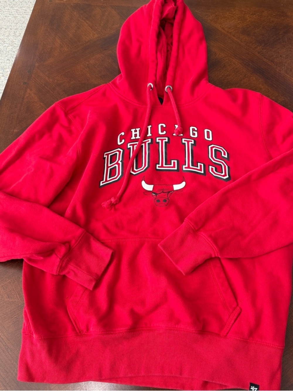 Chicago Bulls ‘47 Red Hoodie with Team Logo Sz L NBA
